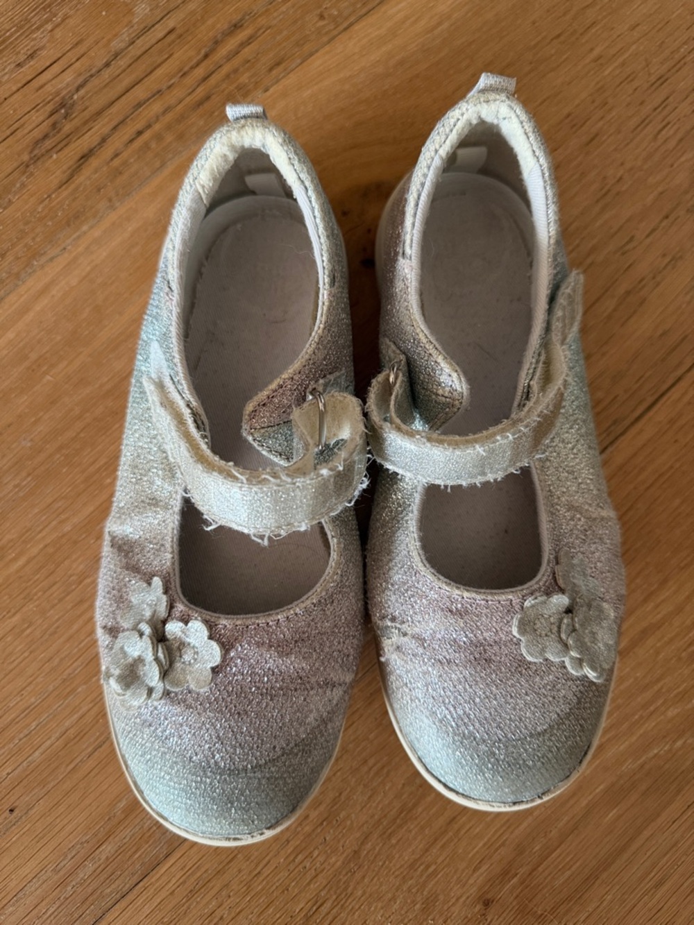 Stride Rite Girls Glitter Mary Jane Shoes in Shimmering Silver